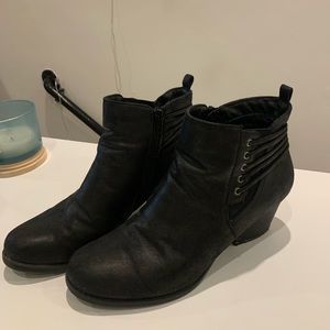 Women’s black booties size 9